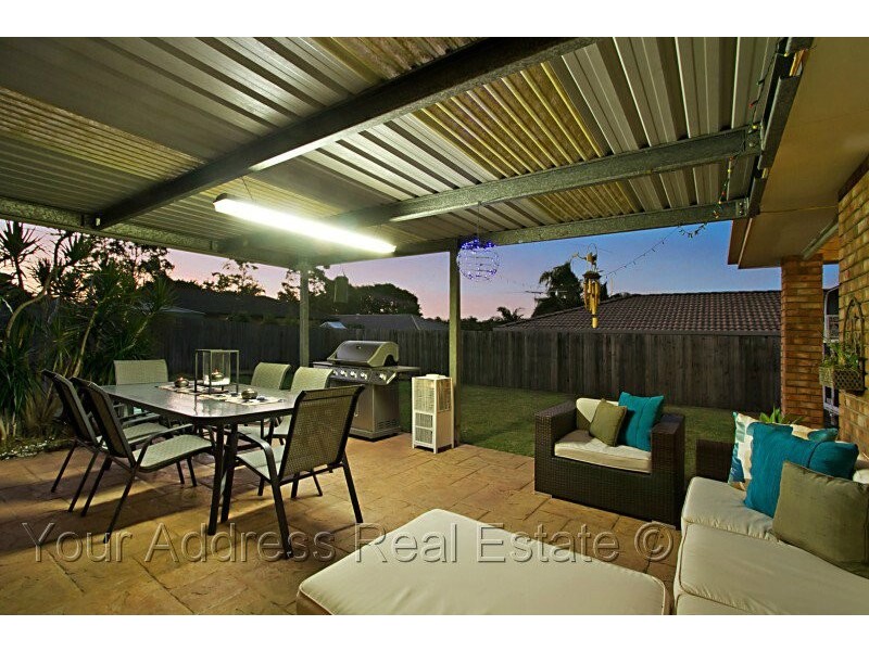10 Federation Drive, Hillcrest QLD 4118