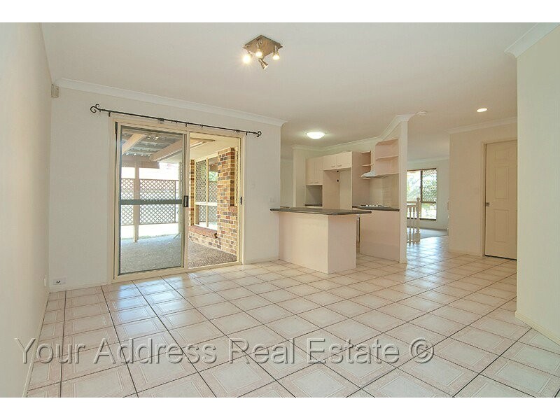 92 Lamberth Road, Regents Park QLD 4118