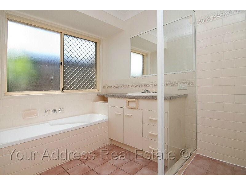 92 Lamberth Road, Regents Park QLD 4118