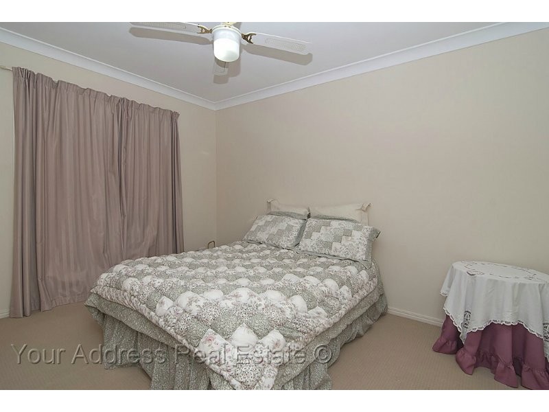 27 Emerald Drive, Regents Park QLD 4118