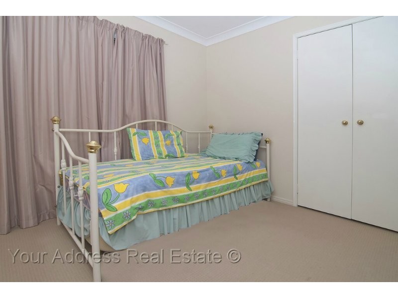 27 Emerald Drive, Regents Park QLD 4118