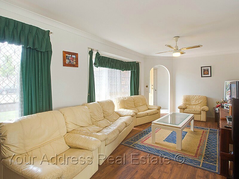 28 Westwood Drive, Hillcrest QLD 4118