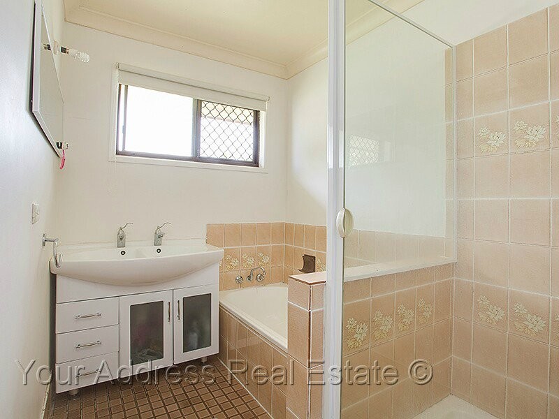 31 Dorachus Drive, Regents Park QLD 4118