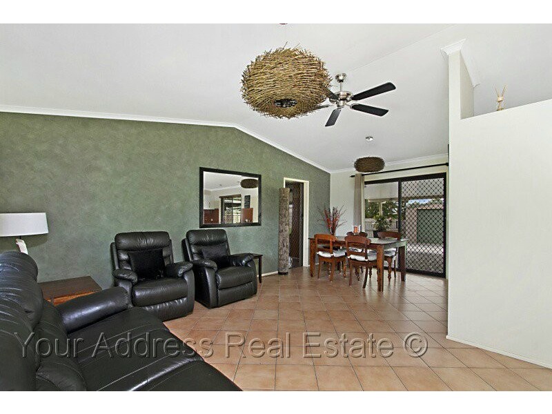 11 Lollard Street, Hillcrest QLD 4118