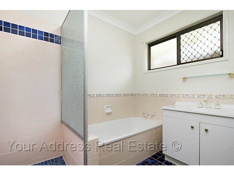 55 Sweetgum Street, Hillcrest QLD 4118