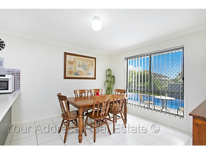 16 Maryland Drive, Regents Park QLD 4118