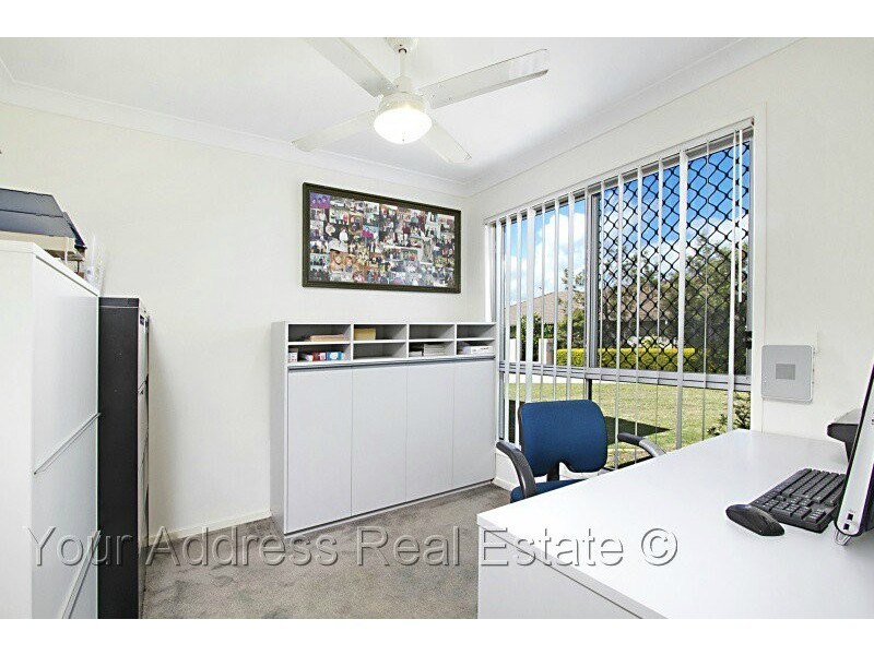 16 Maryland Drive, Regents Park QLD 4118