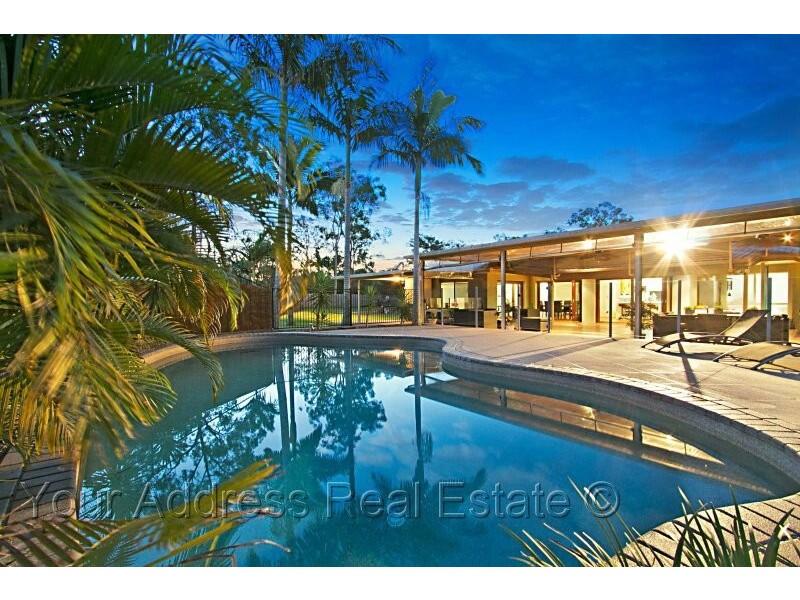 27 Merluna Road, Park Ridge South QLD 4125