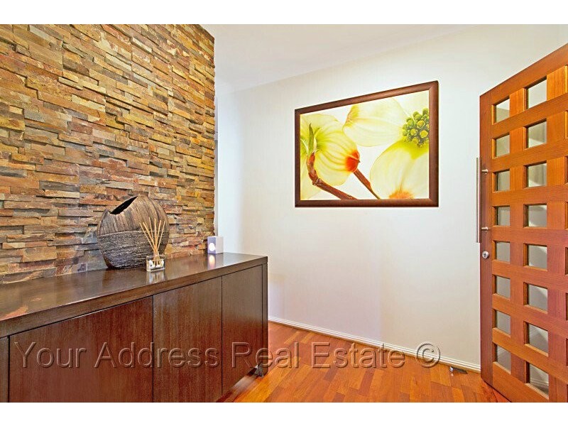 27 Merluna Road, Park Ridge South QLD 4125