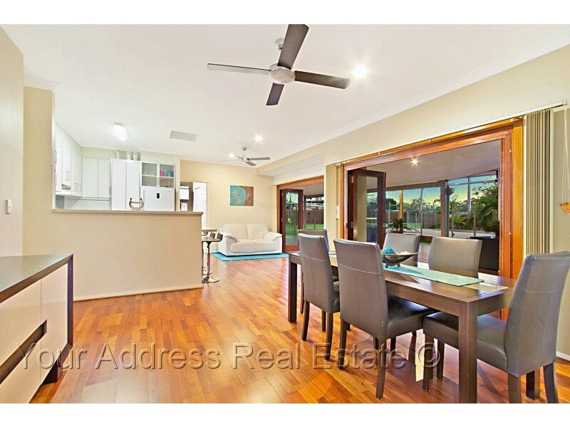 27 Merluna Road, Park Ridge South QLD 4125