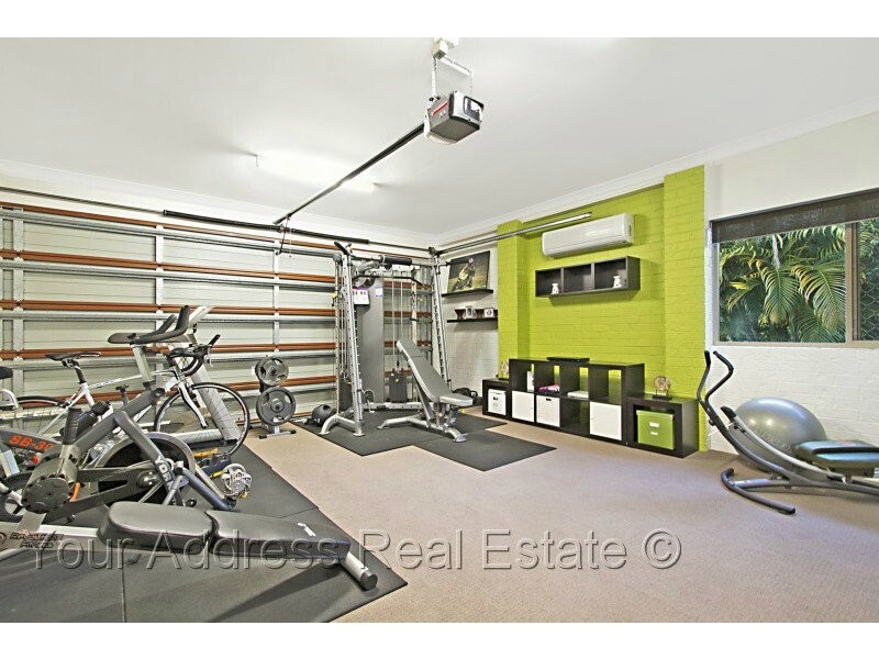 27 Merluna Road, Park Ridge South QLD 4125