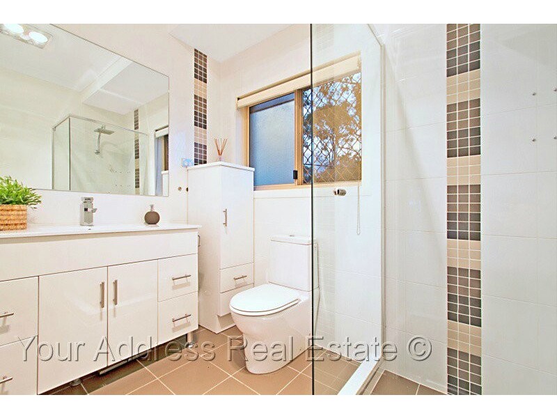 27 Merluna Road, Park Ridge South QLD 4125