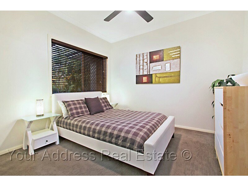 27 Merluna Road, Park Ridge South QLD 4125