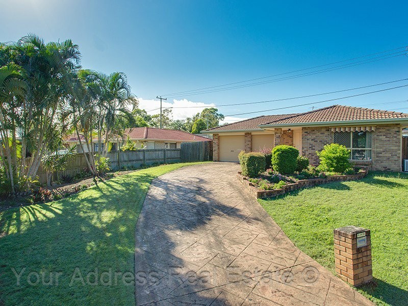 8 Paroo Place, Hillcrest QLD 4118