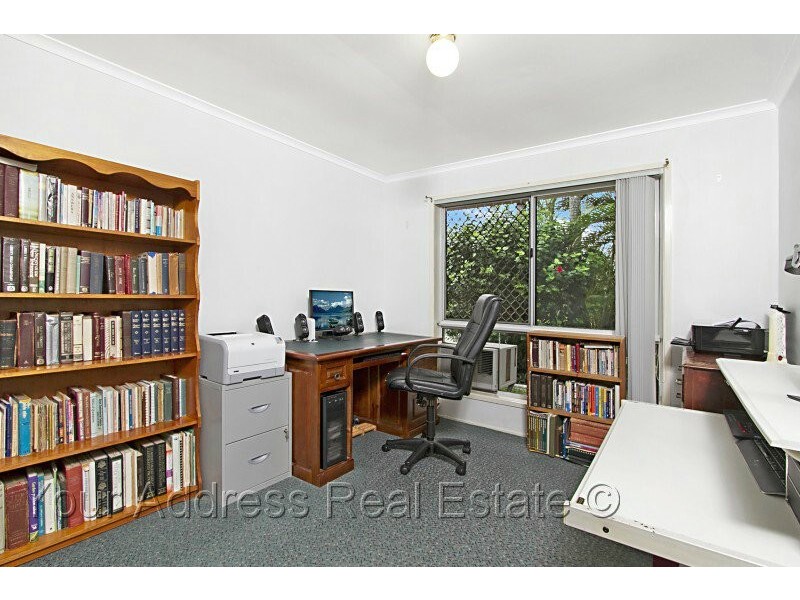 8 Lucida Court, Regents Park QLD 4118