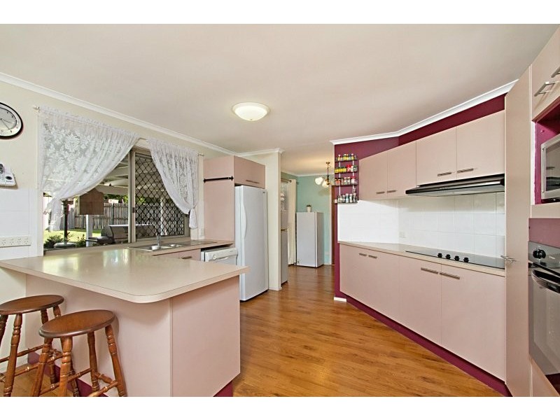 52 Federation Drive, Hillcrest QLD 4118