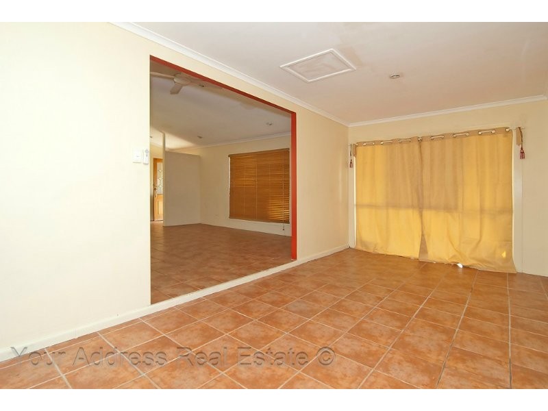 3 Conifer Street, Hillcrest QLD 4118