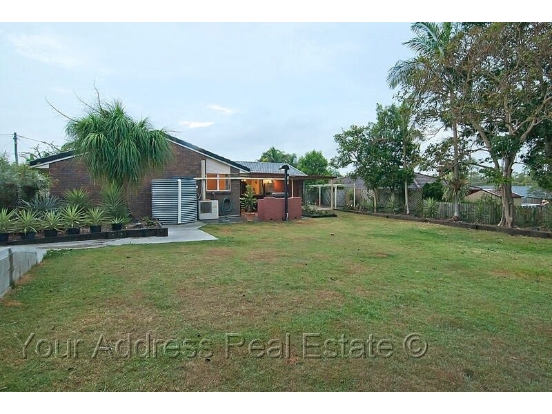 8 Copeina Court, Regents Park QLD 4118