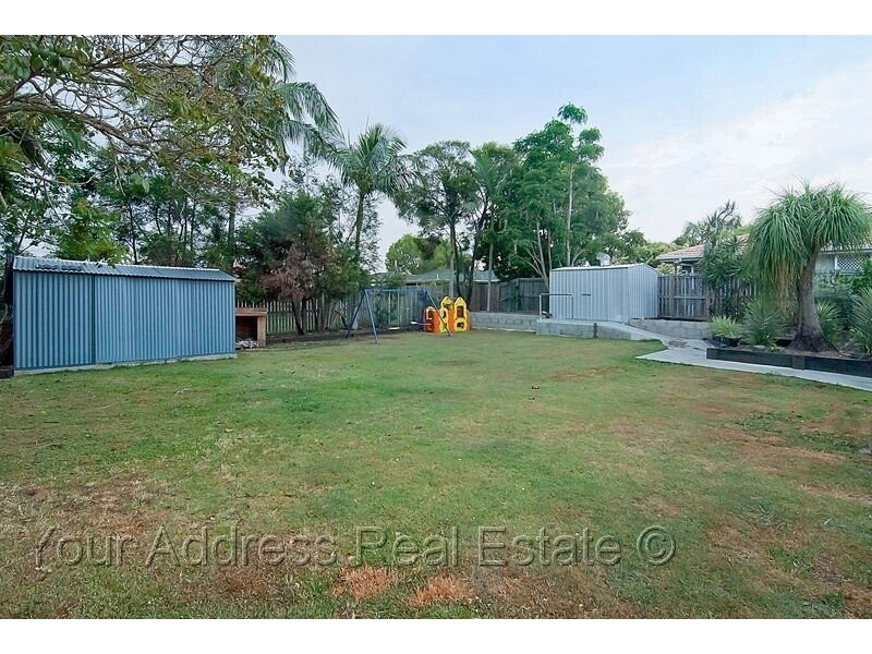 8 Copeina Court, Regents Park QLD 4118