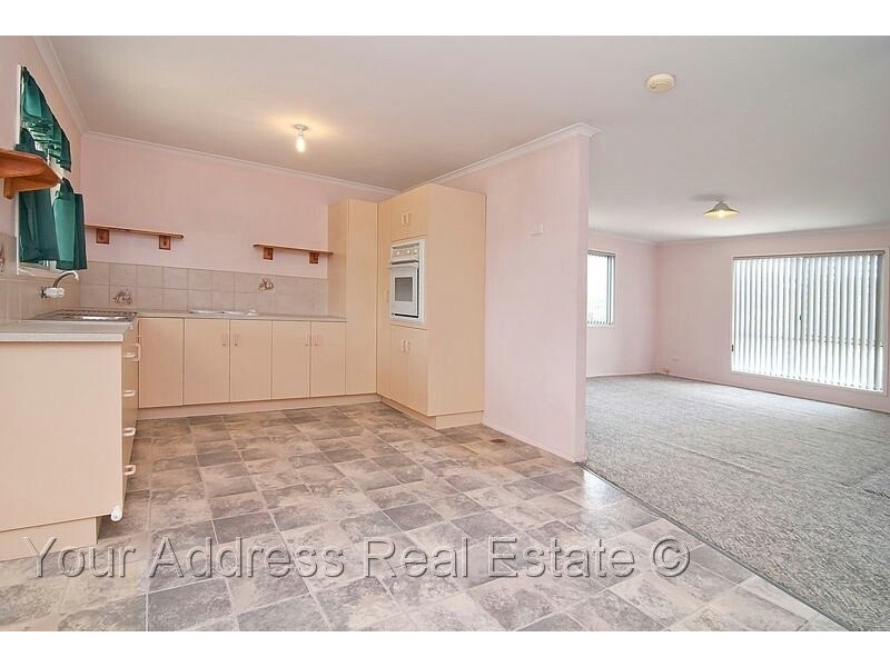 74 Trulson Drive, Crestmead QLD 4132
