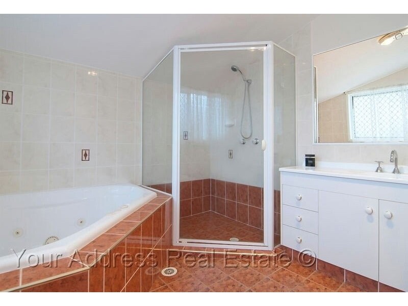 672-676 Middle Road, Greenbank QLD 4124