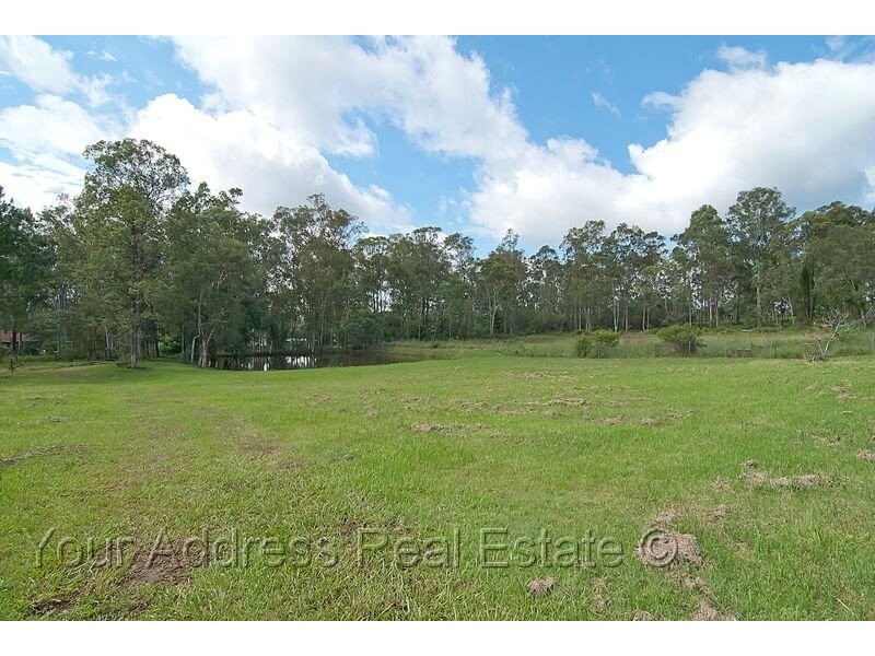 672-676 Middle Road, Greenbank QLD 4124