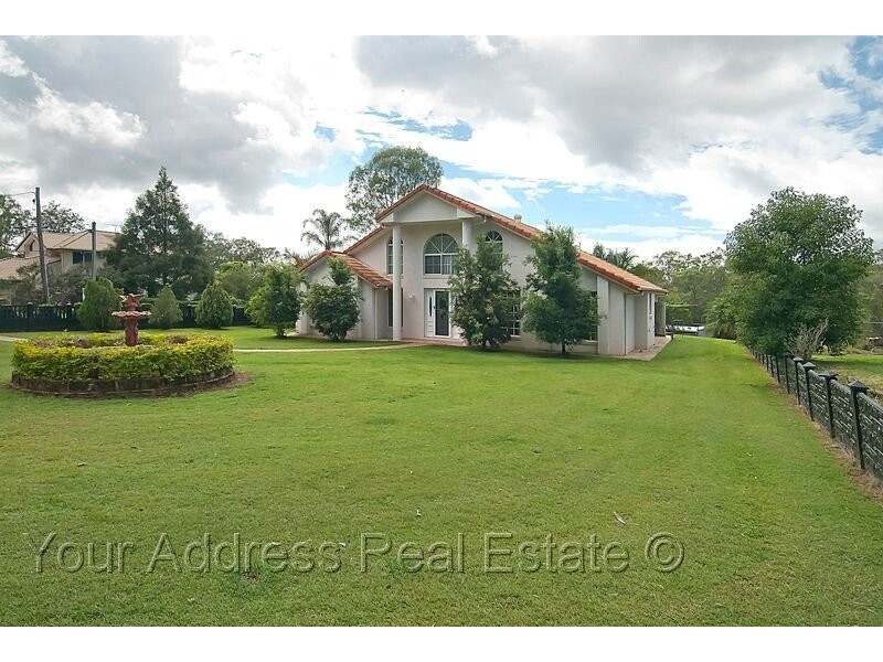 672-676 Middle Road, Greenbank QLD 4124