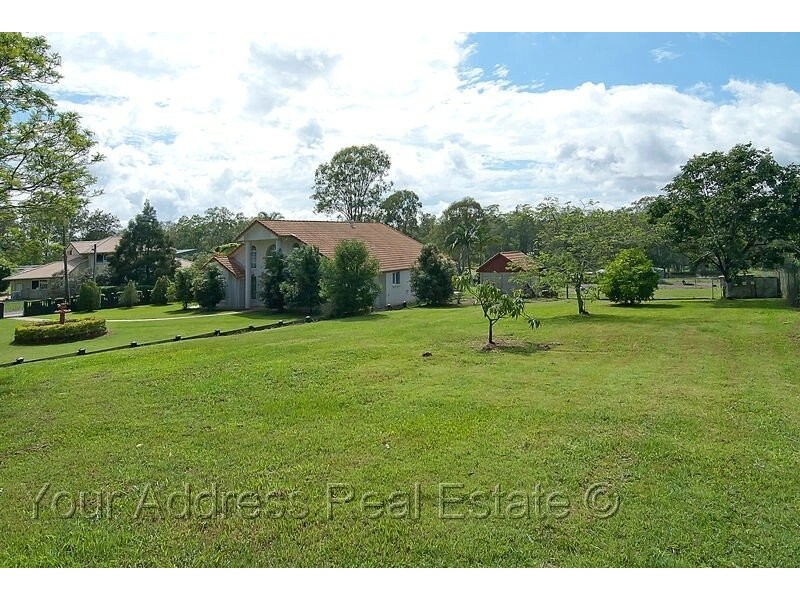 672-676 Middle Road, Greenbank QLD 4124