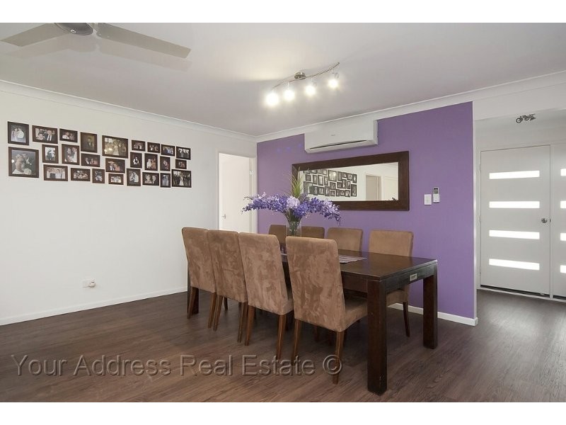 40 Charlton Place, Regents Park QLD 4118