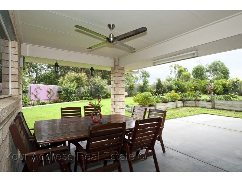 40 Charlton Place, Regents Park QLD 4118