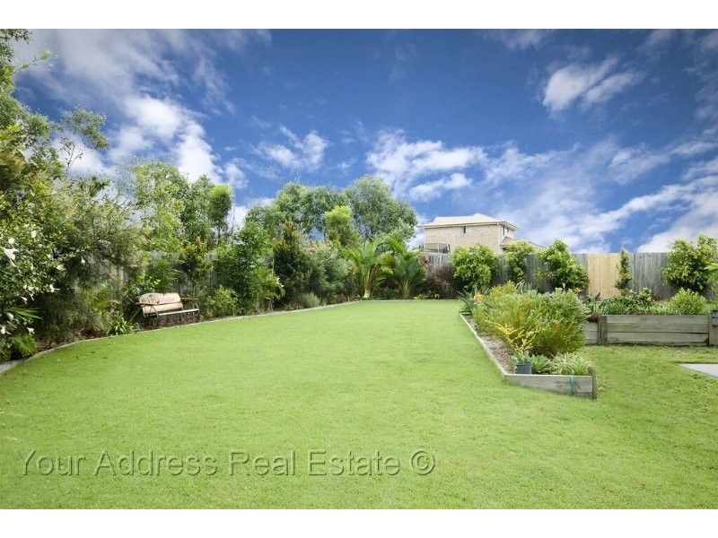 40 Charlton Place, Regents Park QLD 4118