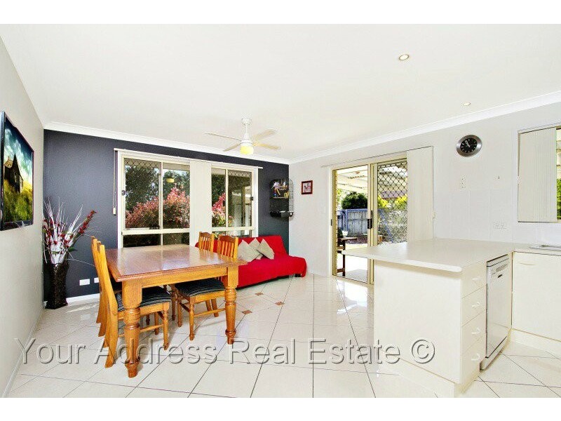 6 Butia Close, Regents Park QLD 4118