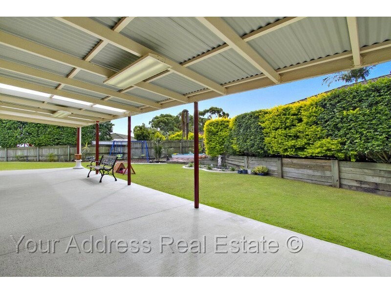 6 Butia Close, Regents Park QLD 4118