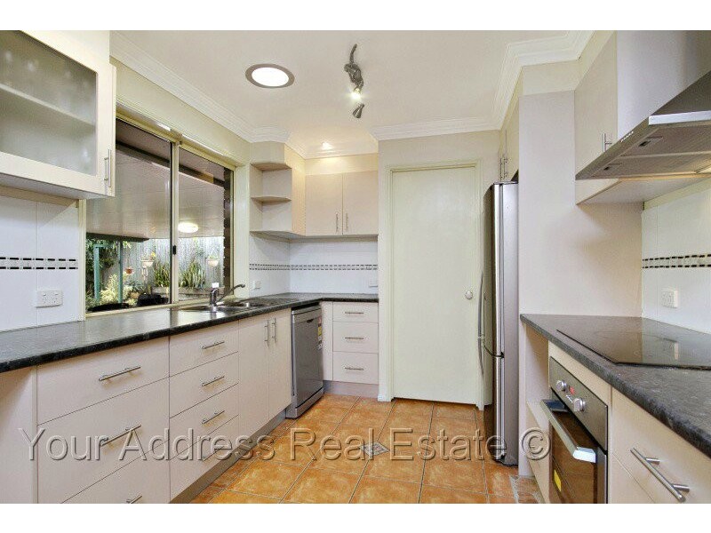 4 Bansii Place, Regents Park QLD 4118