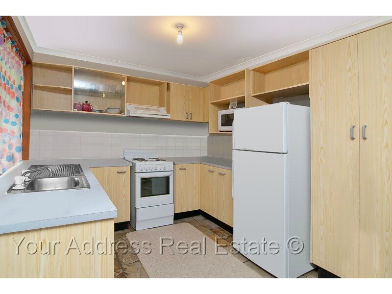 10 Phoenix Court, Regents Park QLD 4118