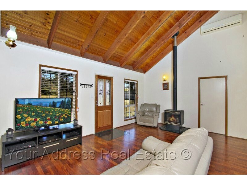100 Merluna Road, Park Ridge South QLD 4125