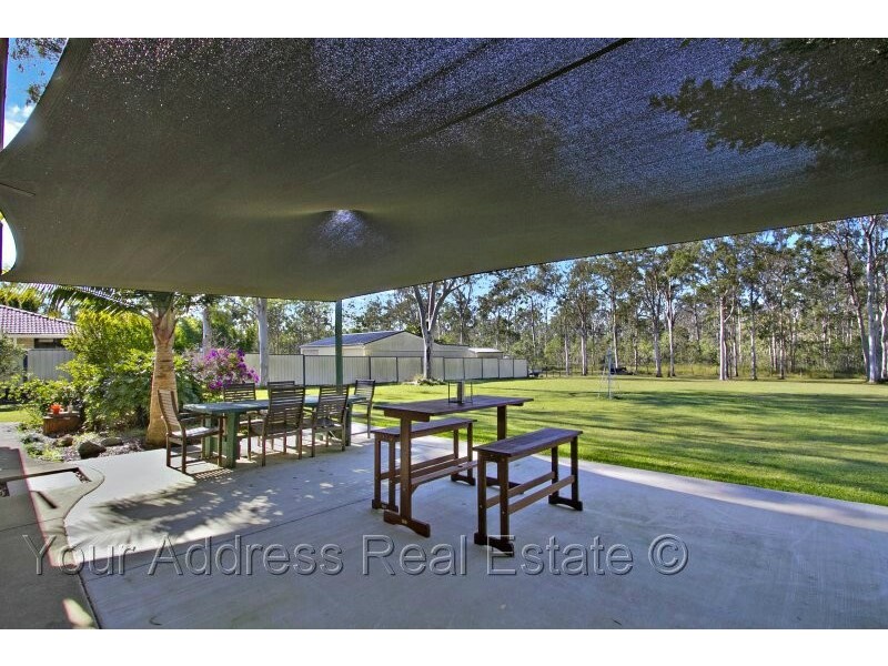 100 Merluna Road, Park Ridge South QLD 4125
