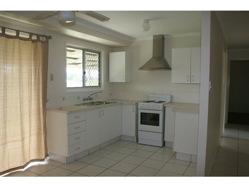 24 Strathallen Drive, Boronia Heights QLD 4124