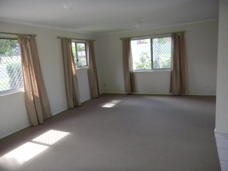 24 Strathallen Drive, Boronia Heights QLD 4124