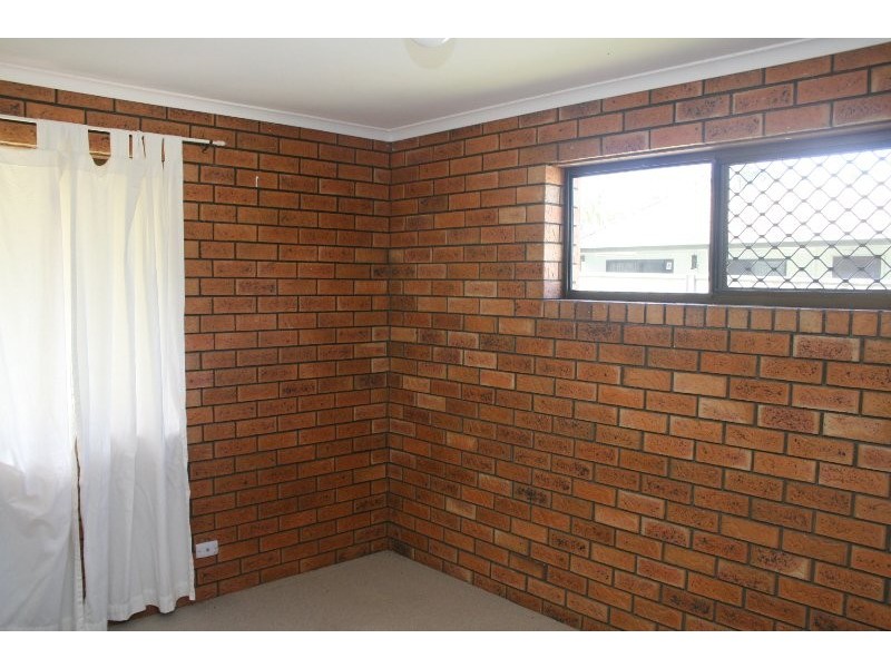 16 Bennett Drive, Regents Park QLD 4118