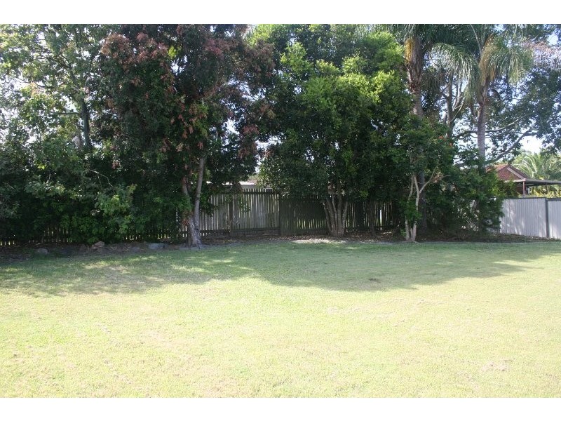 16 Bennett Drive, Regents Park QLD 4118
