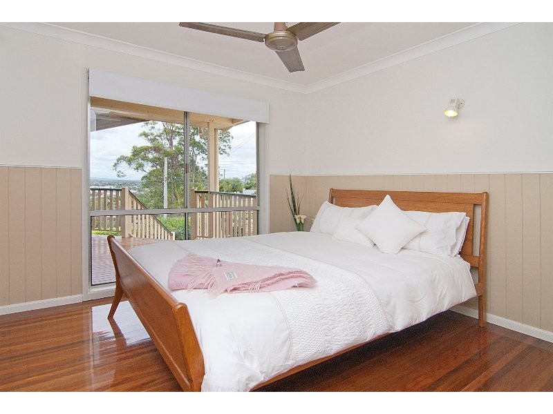 16 Cynthia Crescent, Springwood QLD 4127