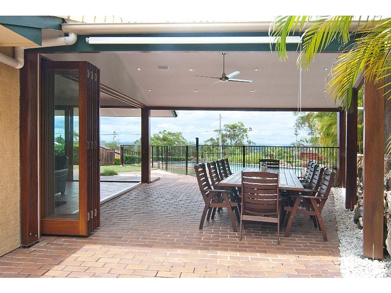 16 Cynthia Crescent, Springwood QLD 4127