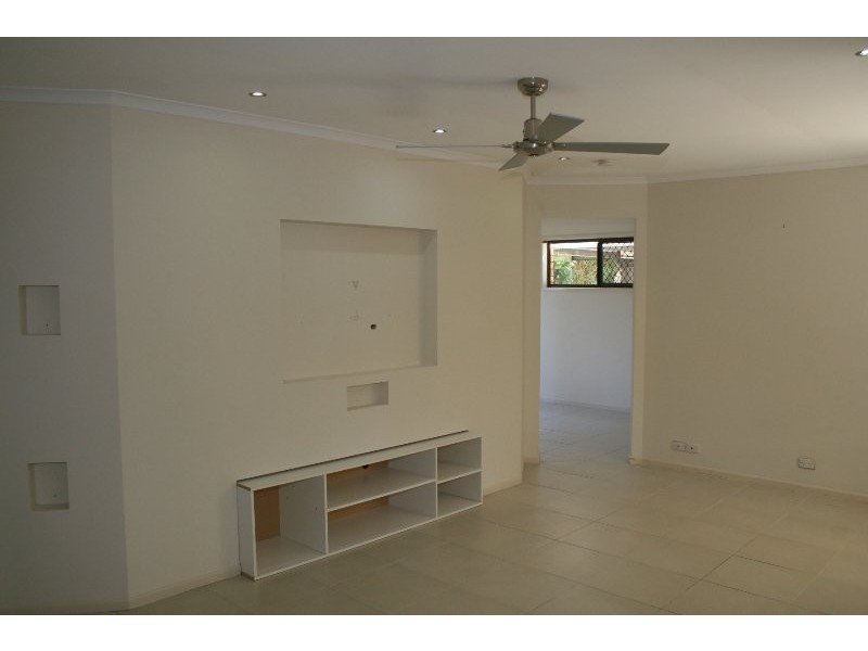 13 Penfold Street, Hillcrest QLD 4118