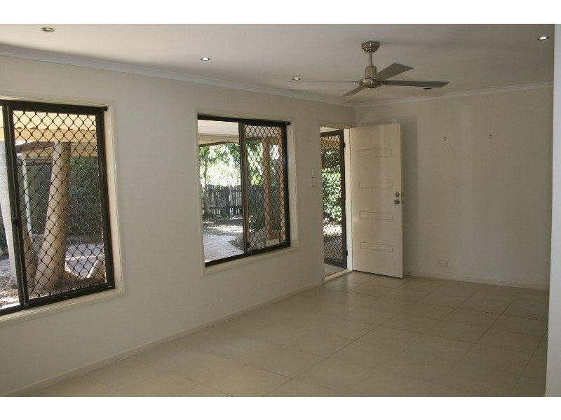 13 Penfold Street, Hillcrest QLD 4118