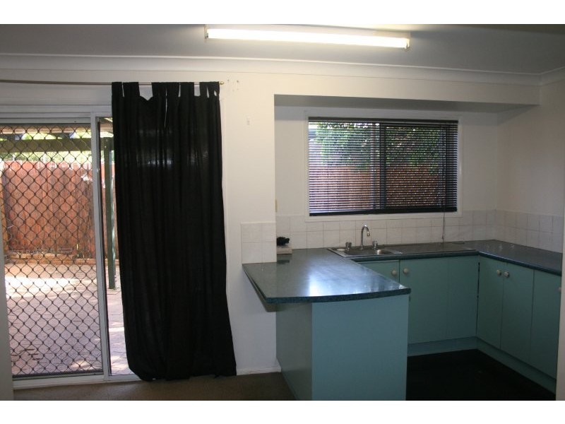 2,7 Sussex Street, Browns Plains QLD 4118