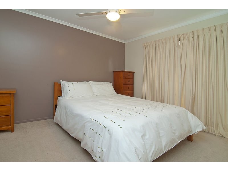 9 Redash Court, Regents Park QLD 4118