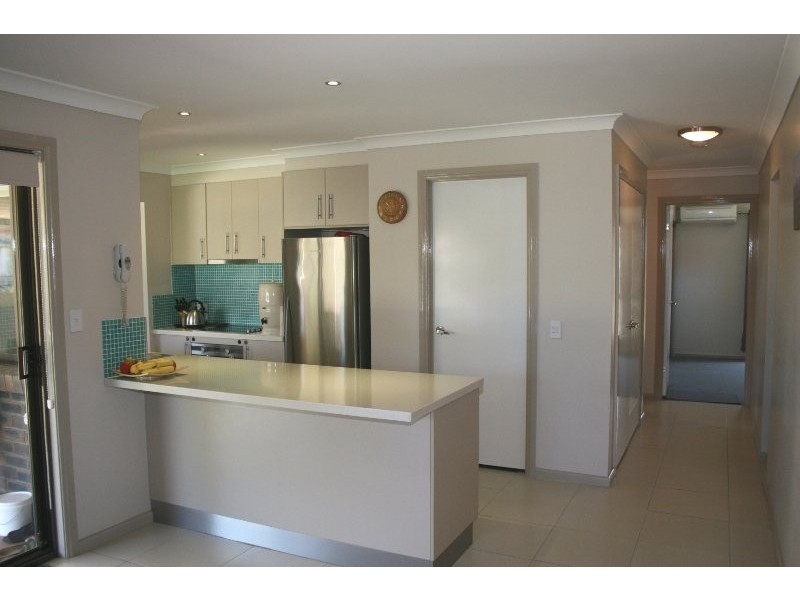 39 Newburn Street, Hillcrest QLD 4118
