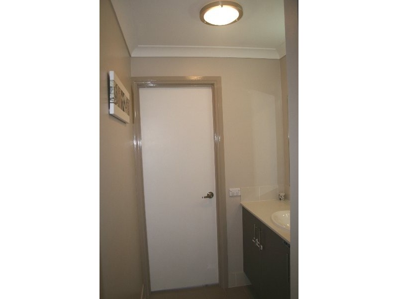 39 Newburn Street, Hillcrest QLD 4118