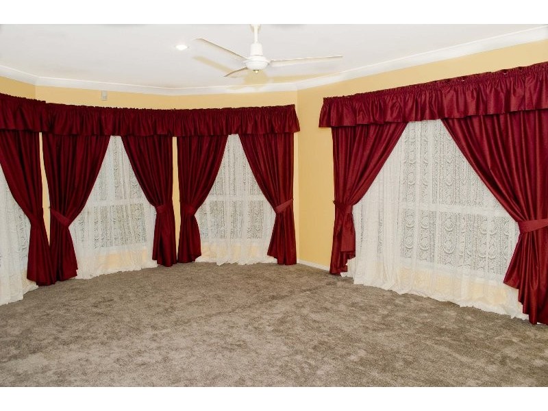 102 Lamberth Road, Regents Park QLD 4118